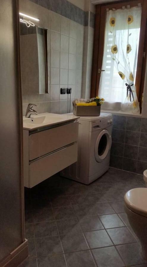 Sunflower House Ieo Ripamonti Милано Екстериор снимка